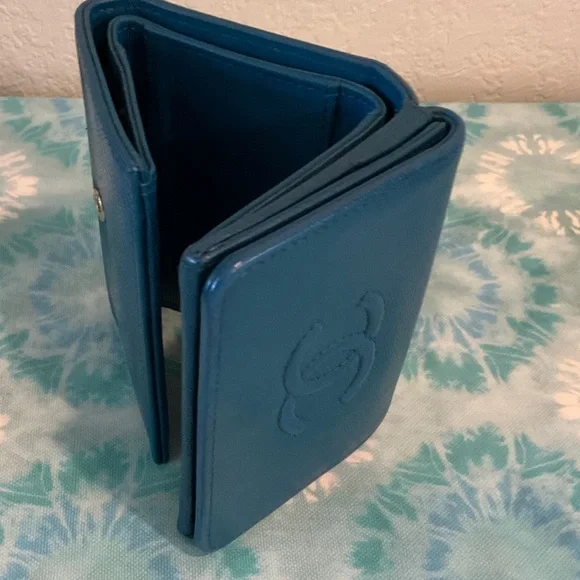 CHANEL Teal Blue Timeless CC Trifold Compact Leather Wallet - Picture 7 of 16